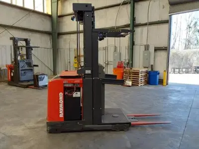 USED 2022 RAYMOND 560-OPC30TT