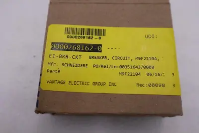 NEW IN BOX SCHNEIDER ELECTRIC M9F22104 BREAKER 1POLE 4AMP STOCK G728A