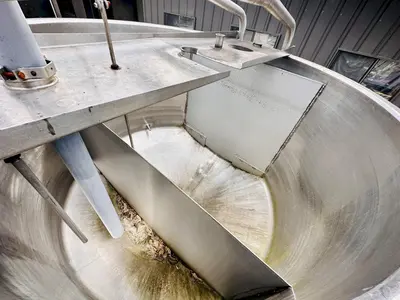 950 Gallon (IN-Operable Jacket) Stainless Steel Mixing / Holding Tanks