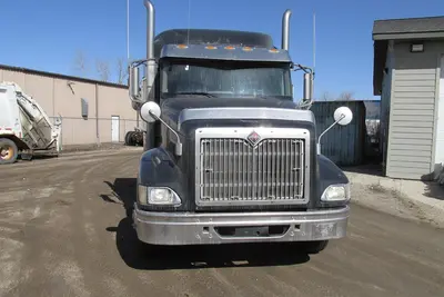 Used 2010 INTERNATIONAL 9200 Conventional trucks Manitoba CA | Conquest Truck & Auto Sales #1421375