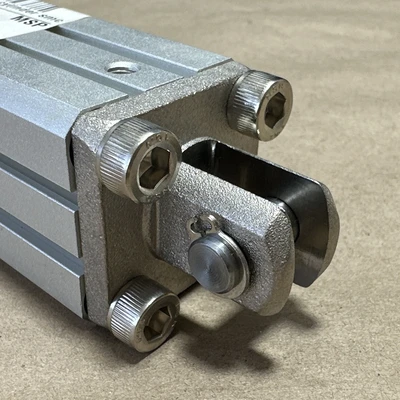 NEW SMC CDQSD20-100DC