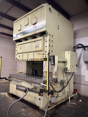 USED 1999 KOMATSU PRESSES KOMATSU OBW250-3 PRESS