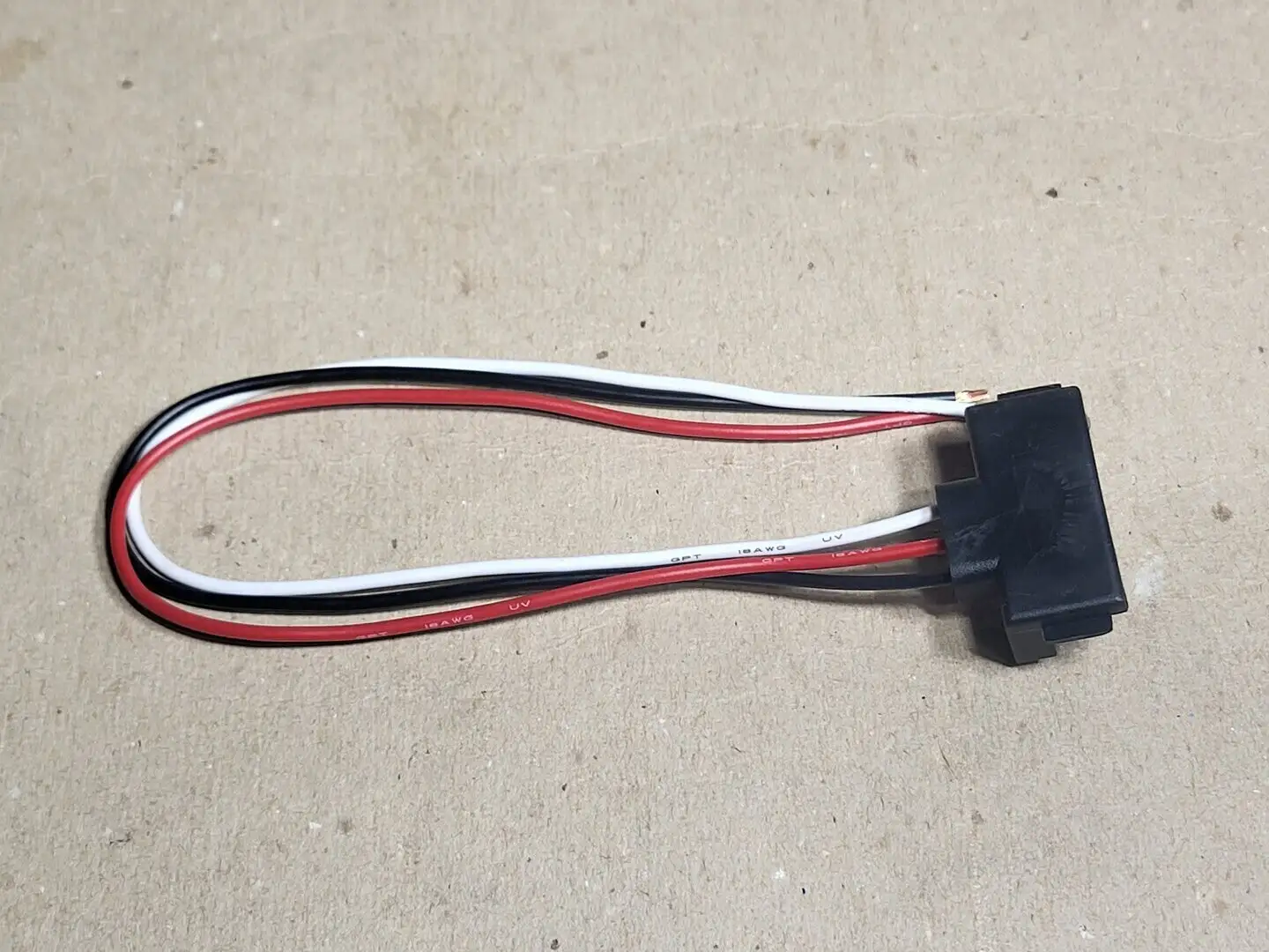 3 Prong Pigtail Connector TPIG-3W