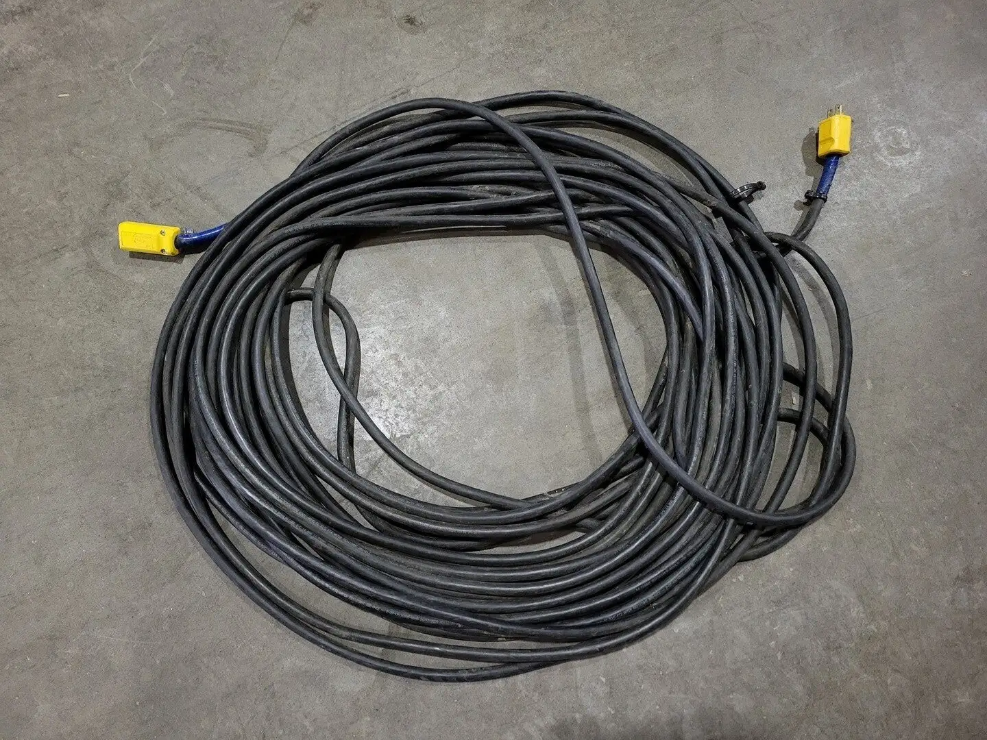 140 ft SOOW Power Extension Cord 14/3 AWG 15A 125V
