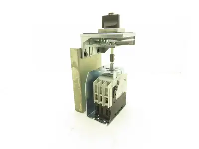 Siemens 3RV1946-2B Rotary Mechanism  Circuit Breaker 30A 600V W Interlocking Kit