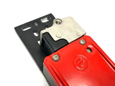USED FORTRESS INTERLOCKS DOOR INTERLOCK SAFETY DEVICE