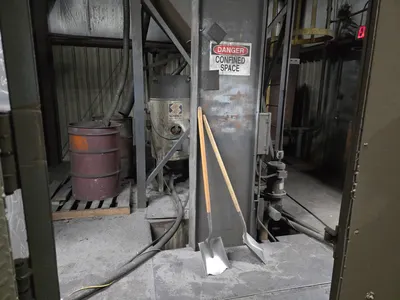 Blast Room w/ (2) Schmidt Pots, Recirc System, Towable Cart, 48 Cell Cartridge Collector (