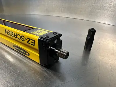 Banner SLSCR14-1050Q8 Ez-Screen 24Vdc ( 8.4.6)