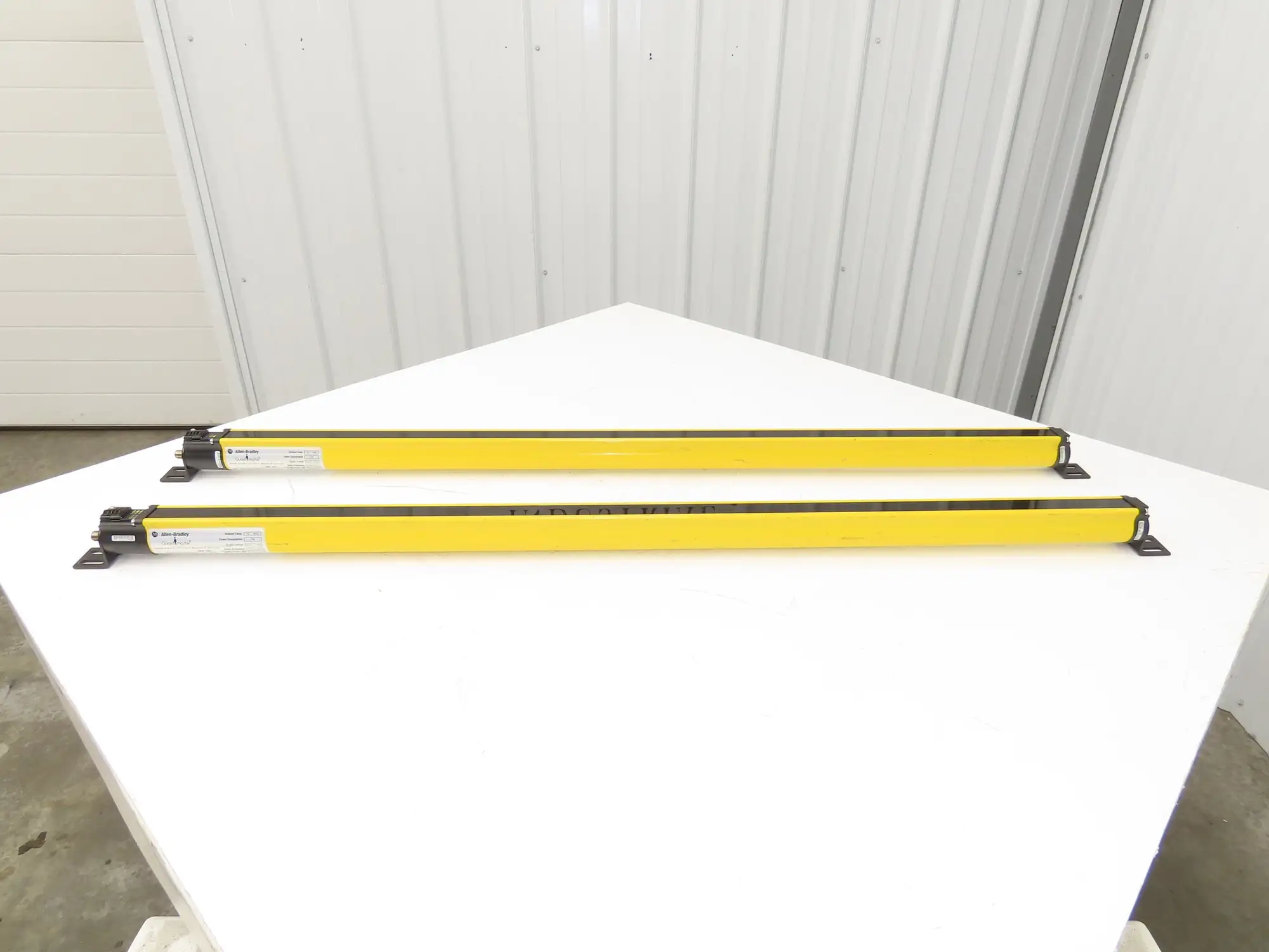 A-B 440L-P4K1120YD Guardshield Safety Light Curtain Transmitter/Receiver Set