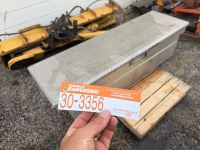 Used TRUCK TOOL BOX _UNKNOWN_ Tool Box Michigan US | Miedema Asset Management Group #1414307