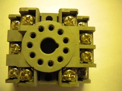 USED IDEC SR3P-05C