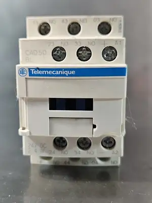 Telemecanique CAD50BL Control Relay 600vac 24vdc (BIN453)