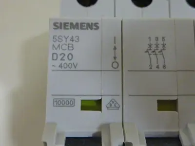 USED SIEMENS 5SY4320-8