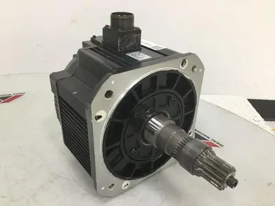 USED YASKAWA SGMD-40AWA-YR11