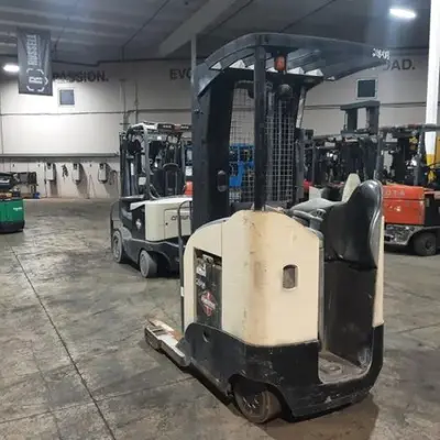 USED 2019 CROWN RR5725-45
