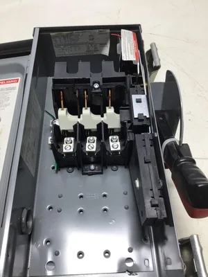 Square D HU361AWK, Series E, 30 Amp, 600V, 3P3W, NEMA 12, Disconnect HD Safety Switch