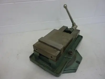 USED METAL FABRICATOR TAV-150A