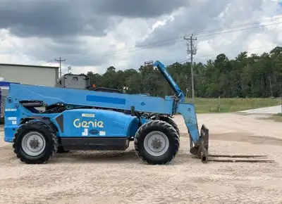 USED 2015 GENIE GTH844