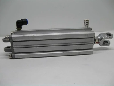 USED SMC CQ2D63-200DCM