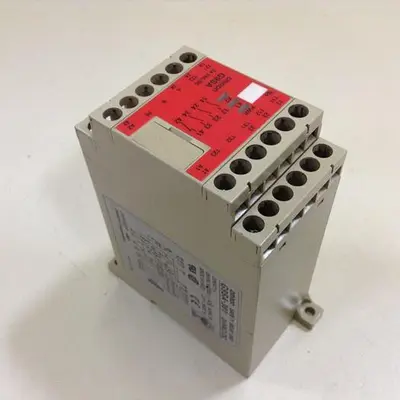 USED OMRON G9SA-301