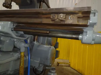 #3 KEARNEY & TRECKER MILWAUKEE MODEL #3 VERTICAL MILLING MACHINE 64" x 13" x 10 HP: YOBRO #24458