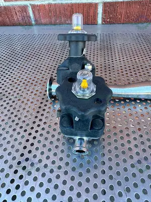 USED 2- ITT PURE FLO RA25MAX DIAPHRAGM VALVE W/ 1" TO 3/4" SANITARY FITTING