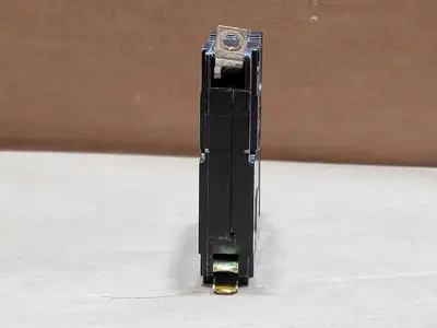 USED SQUARE D QOB120