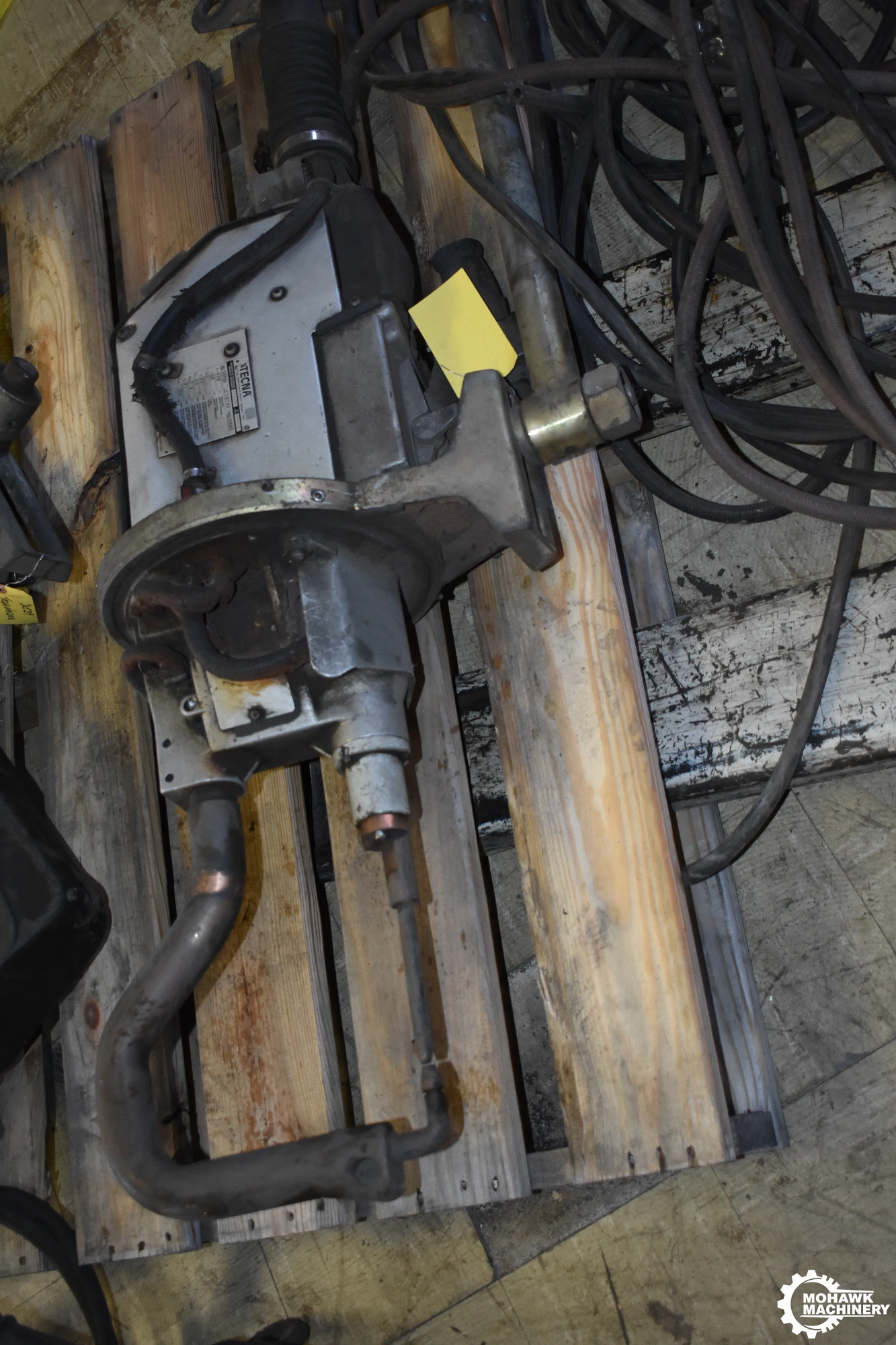 63/23 KVA TECNA "3323A" MEDIUM DUTY AIR-OPERATED PORTABLE WELDING GUN FOR A ROBOT