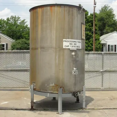 SPC6725  Tank 1610 gallon vertical tank, 304 SS, slope