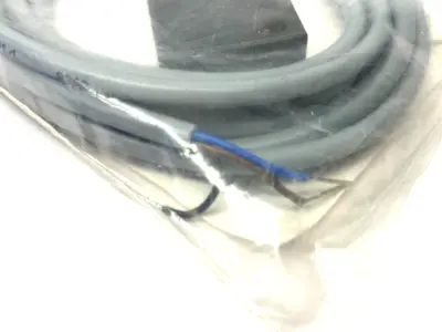 NEW BAUMER SPECIAL VERSION INDUCTIVE SENSOR 2MM PNP 10-30VDC