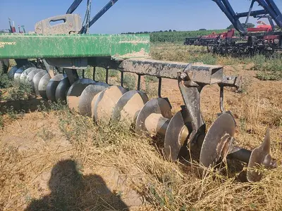 USED JOHN DEERE 650