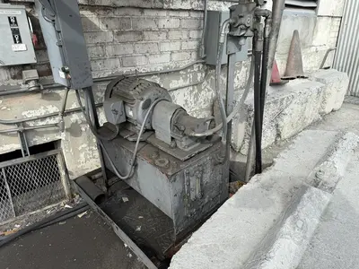 USED BLACK CLAWSON ROLL SPLITTER