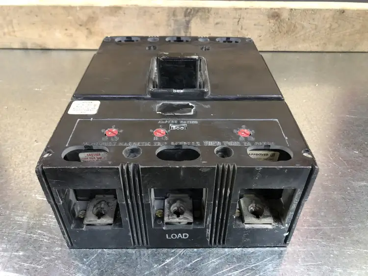 Used WESTINGHOUSE LA3400F Switchgears British Columbia CA | Lenmark #238600