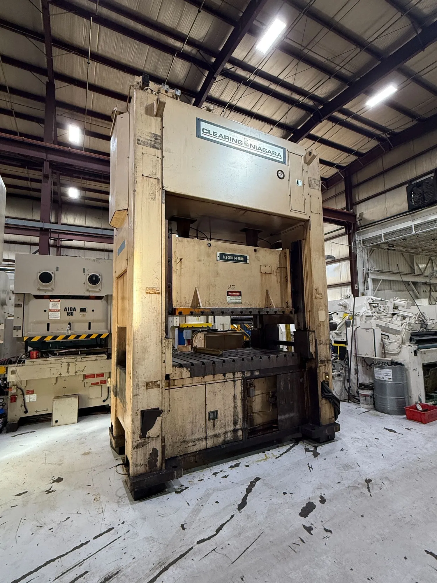 330 Ton Clearing Niagara Chief, Straight Side Mechanical Press, 84" x 48" bed, 8" stroke, 35-70 SPM