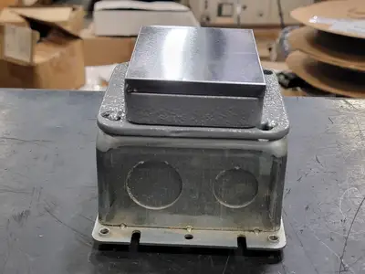 NEW HUBBELL B2427