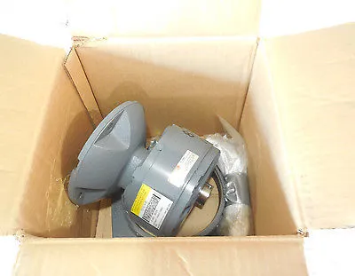 NEW BOSTON GEAR F221D-11-B5 SPEED REDUCER F221D11B5