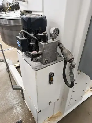 2016 EMPIRE AR300 Spiral Tipable Mixer | Harvest Equipment and Fabrication Inc (24)