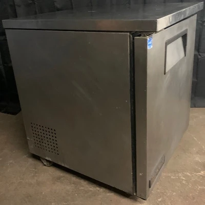 174-0039 True TUC-27 Undercounter Self Contained Cooler