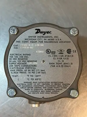 USED Dwyer Dwyer 114050-02