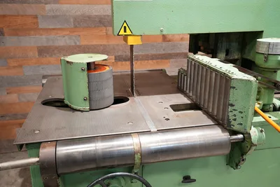 Stenner VHJ 105 – 42″ Vertical Resaw