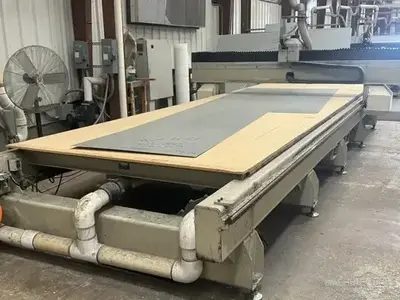 USED 2003 MULTICAM SERIES 3000