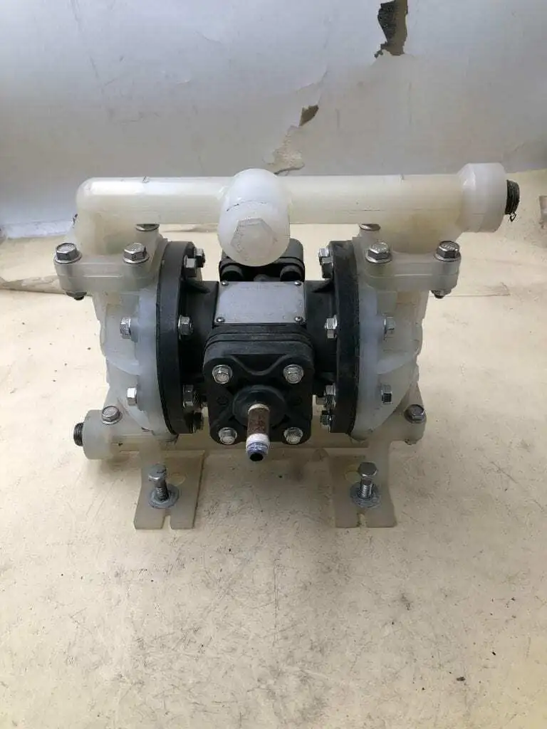 Warren-Rupp Sandpiper S05B2PBTPNI000 Polypropylene Double Diaphragm Pump 100PSI