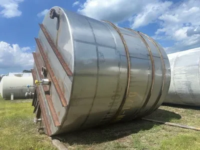 PERRY PRODUCTS 10,000 Gallon Stainless Steel Tanks | Perry Equipment (4)