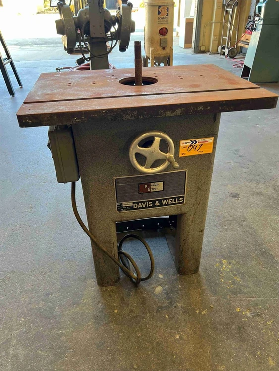Used DAVIS & WELLS RS-2-64 Woodworking Shapers California US | MachineryMax #1390455