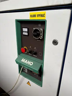 Used 1990 MAHO MAHOMAT 600 Vertical Machining Centers CZ | Amaron s.r.o. #1329034