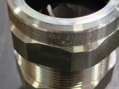 NEW THOMAS & BETTS ST200-474SS