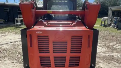 USED 2023 Kubota SVL97-2