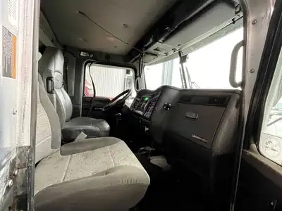 USED 2011 KENWORTH T800