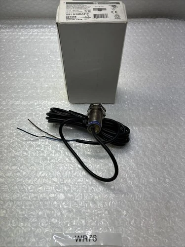 NEW Telemecanique XS1M18DA210