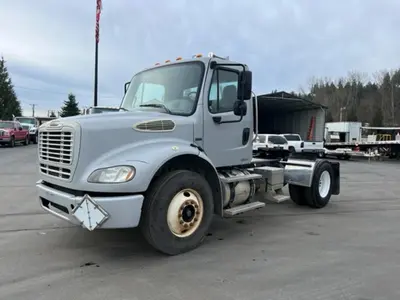 Used 2011 FREIGHTLINER BUSINESS CLASS M2112 Cab Chassis trucks Washington US | Puget Sound Truck Sales #1546539